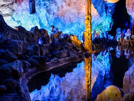 La Cueva Flauta de Caña
	