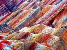 Montaña Arco Iris-una obra maravillosa de la naturaleza en la Ruta de la Seda