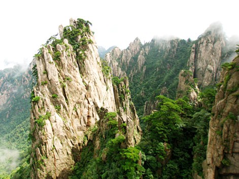 Montes Huang